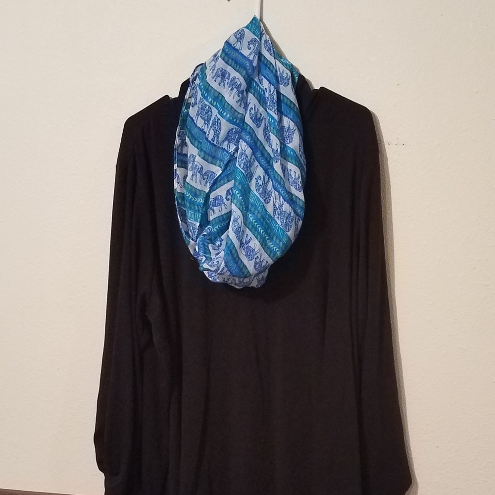 Blue/green infinity scarf w/ elephant design